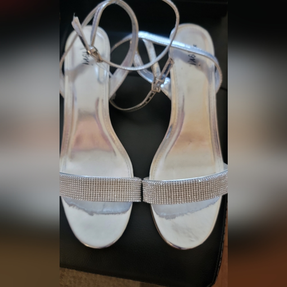 Fioni Rhinestone Sandals - Picture 2 of 3